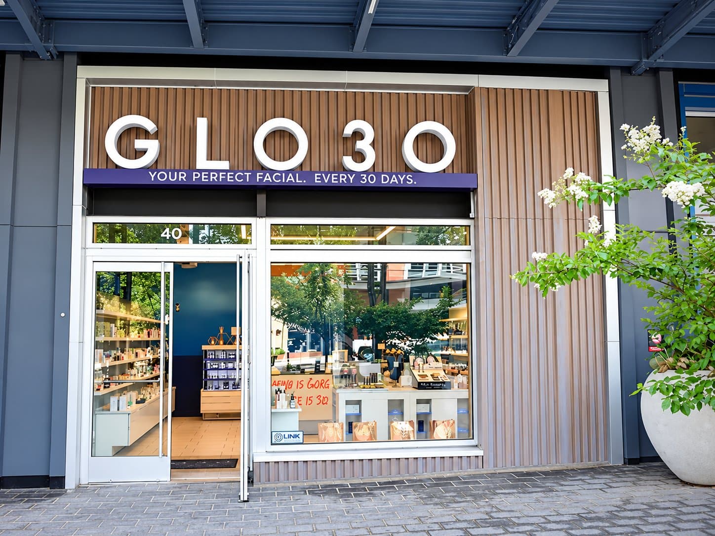 GLO30 Wharf-District Wharf studio